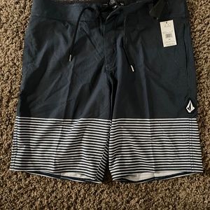 volcom mens boardshorts size 34 brand new with tags